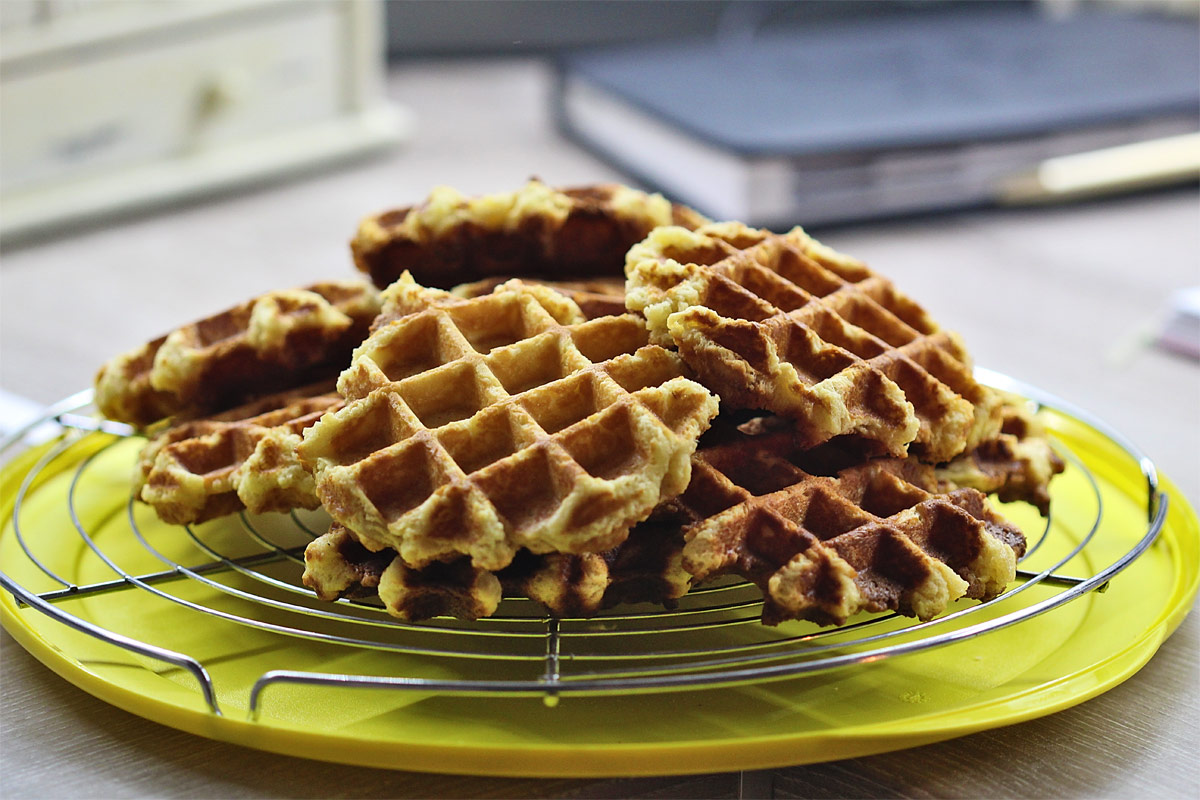 Französische Waffeln auf einem Teller