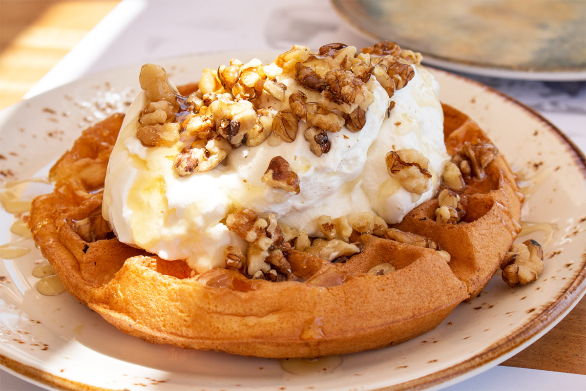 Griechische Waffeln mit Sahne
