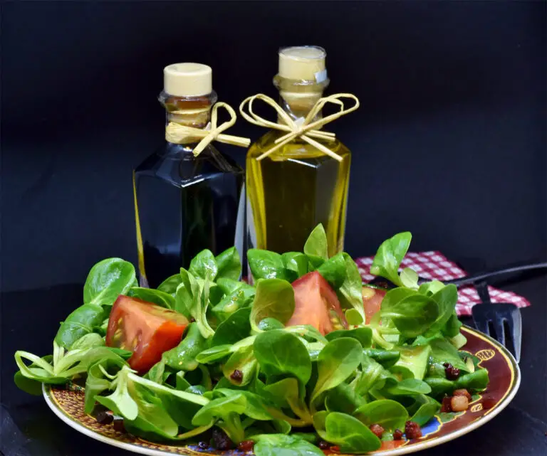 Ein schnelles Dressing Rezept für gemischten Salat zum einfachen Nachmachen