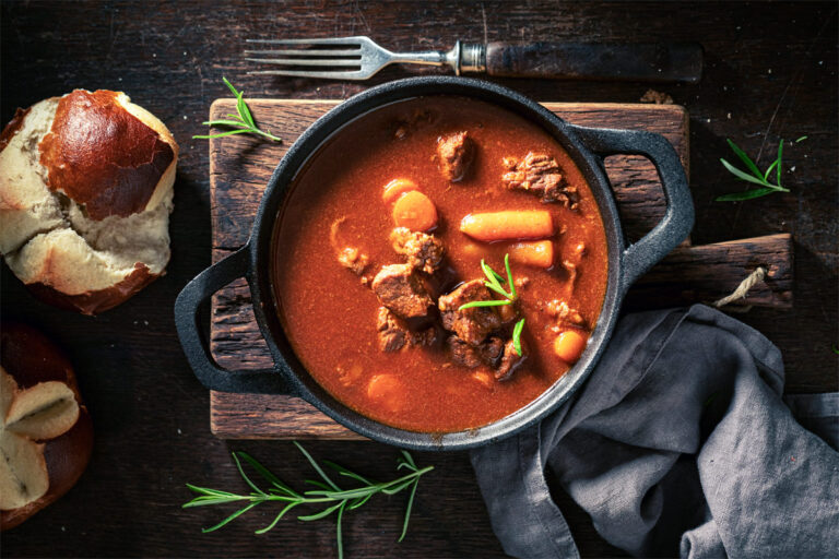 Was sind die richtigen Low Carb Beilagen zu Gulasch?