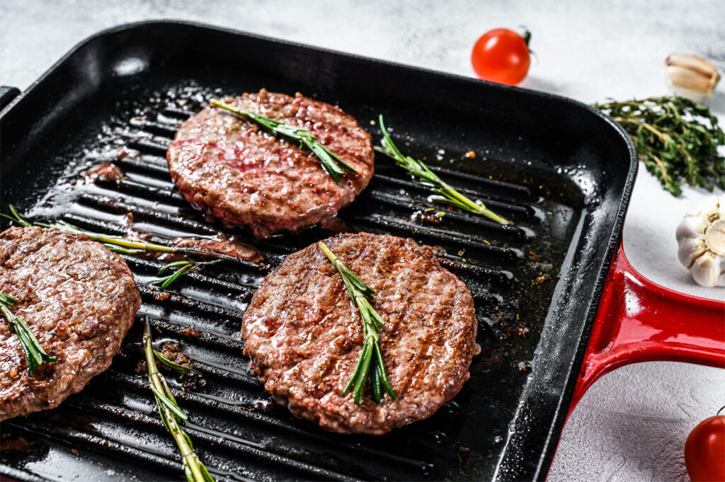 Rinderhackfleisch in der Pfanne