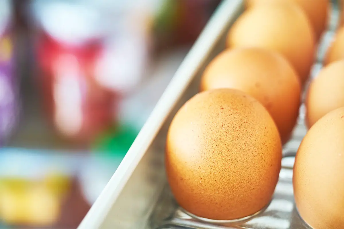 Wie lange halten sich Eier im Kühlschrank