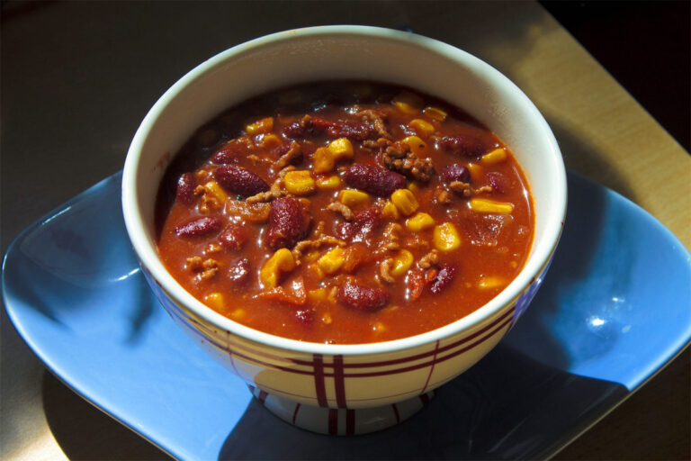 Chili con Carne aufpeppen: 7 Beilagen, die dein Geschmackserlebnis verändern werden!