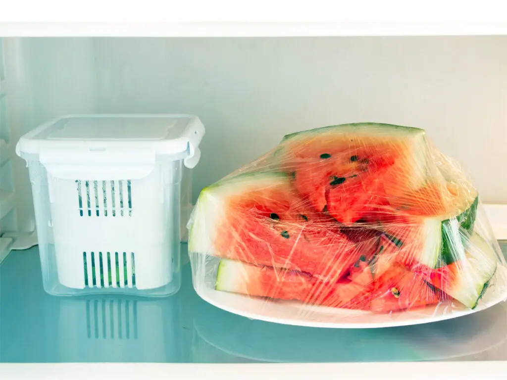 geschnitte Melone als Stückchen im Kühlschrank