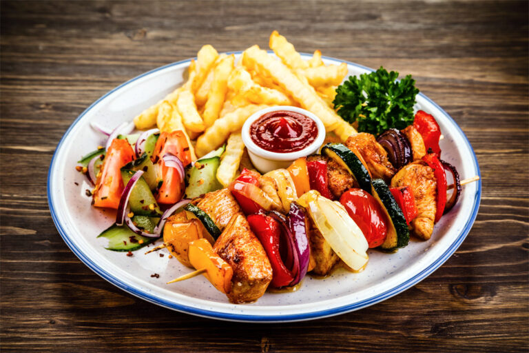 Welche Beilage zu Schaschlik? Die perfekte Ergänzung für dein Grillfest