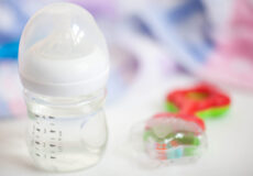 Babyflaschen auskochen leicht gemacht – Mit diesen Schritten sparst du Zeit und Nerven!