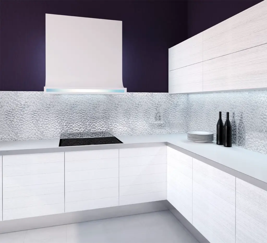 Küchenrückwand aus Acrylglas reinigen