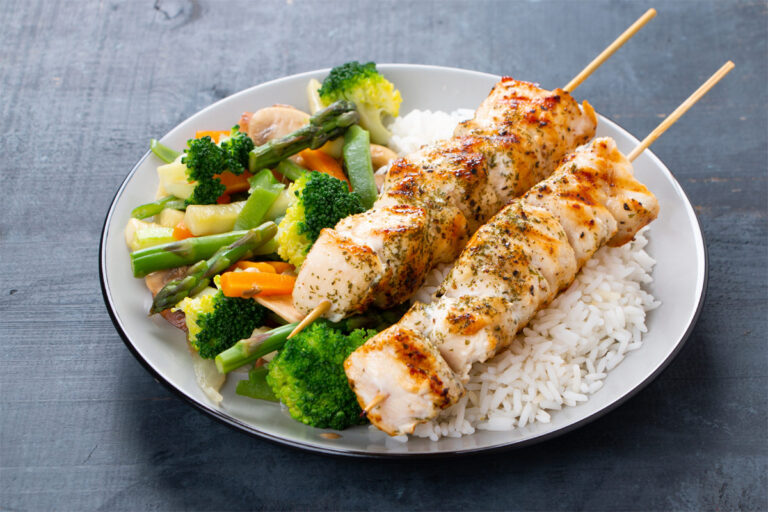 Reis mit Hähnchen und Gemüse (Rezept)