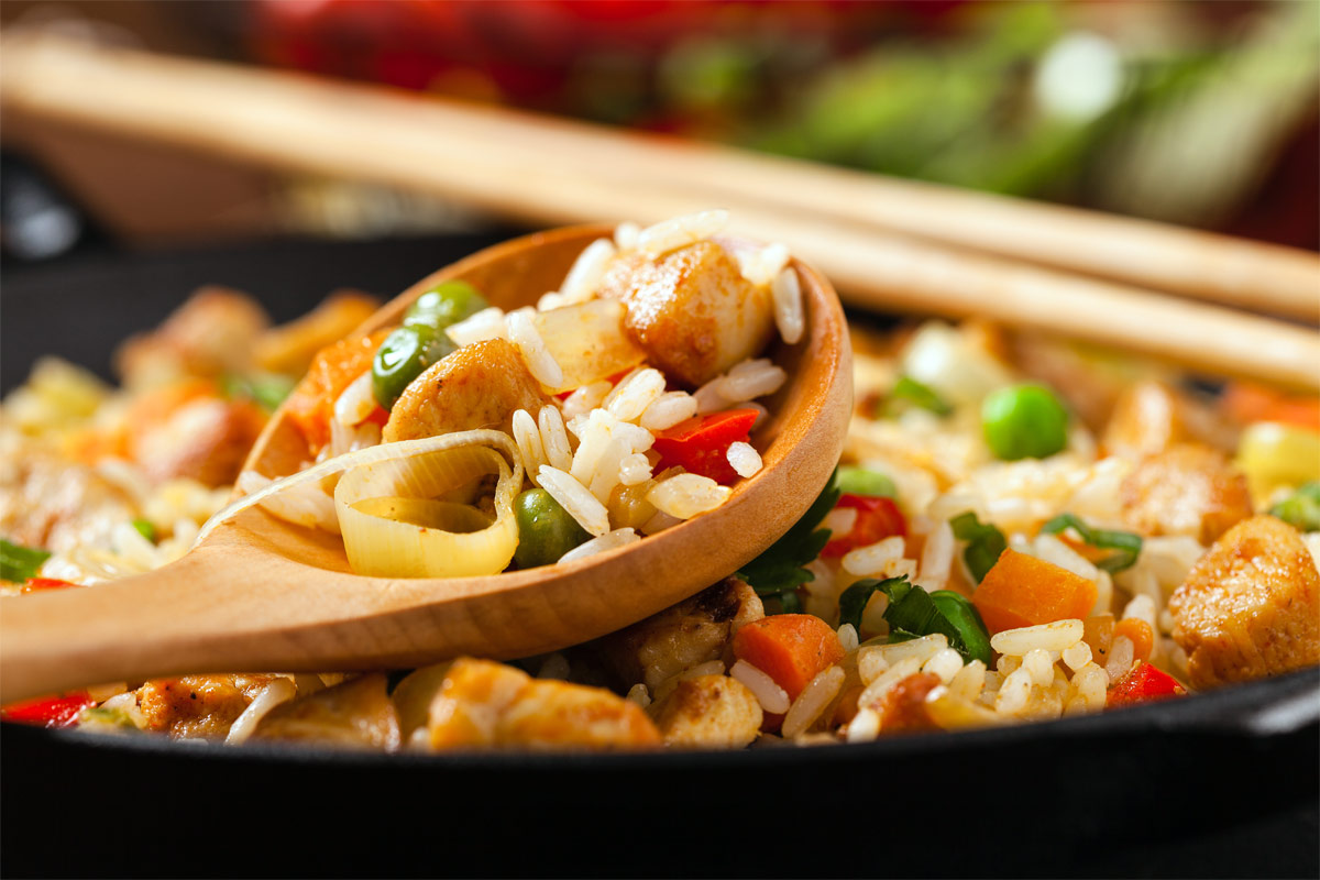 Reis mit Hähnchen und Gemüse (Rezept)