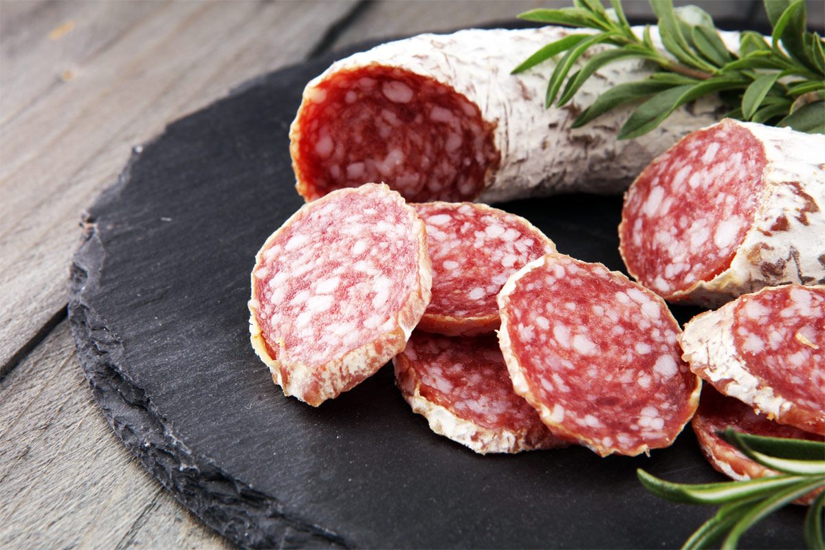 Wie lange hält Salami im Kühlschrank?