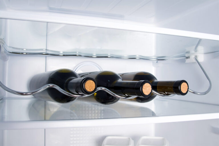 Wie lange hält sich offener Wein im Kühlschrank? So bleibt er länger frisch!