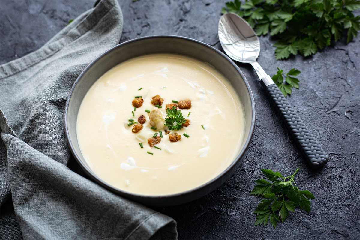 Spargelcremesuppe Rezept: einfach und lecker